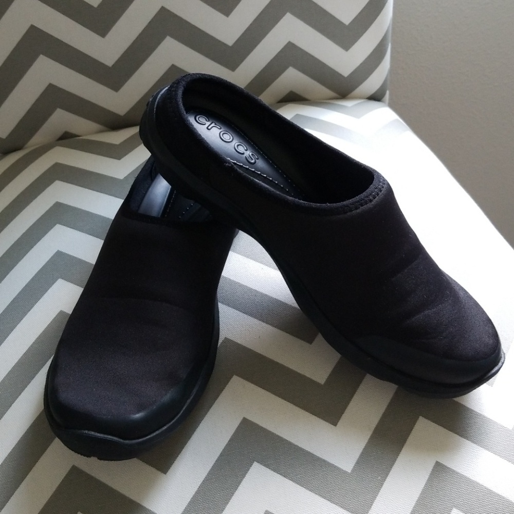 Womens croc shoes